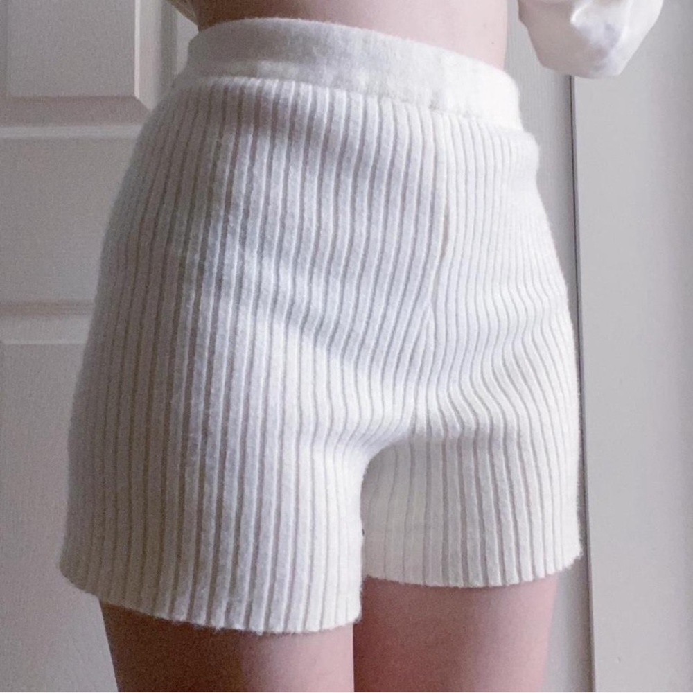 Zara High Waist White Knit Shorts - Picture 1 of 2